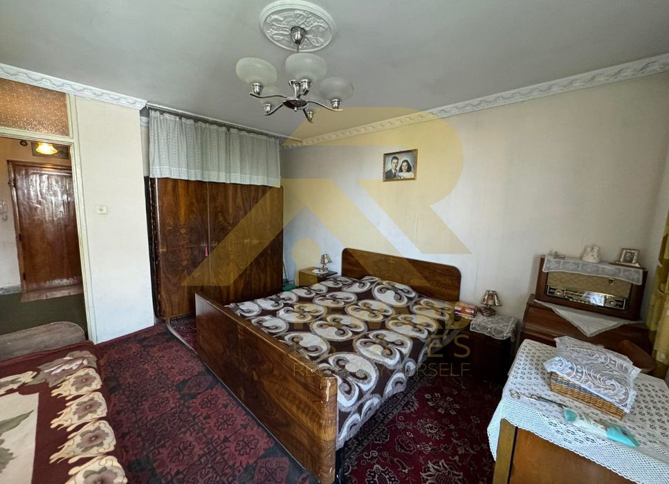 Продава се Двустаен апартамент в София, Изток - 60 кв.м за 2550 €/кв.м - Снимка #4