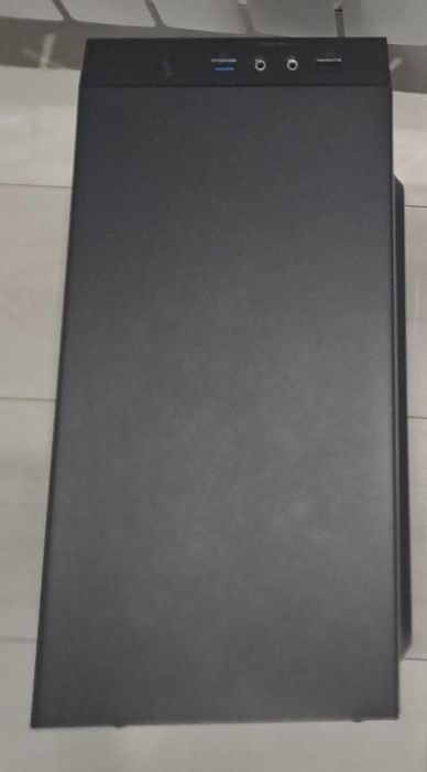 Продам корпус aerocool cs 105