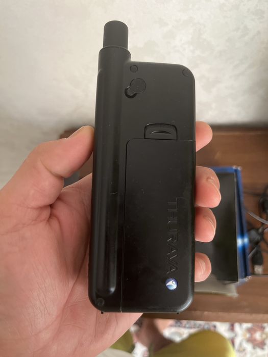 Thuraya XT спутниковый телефон