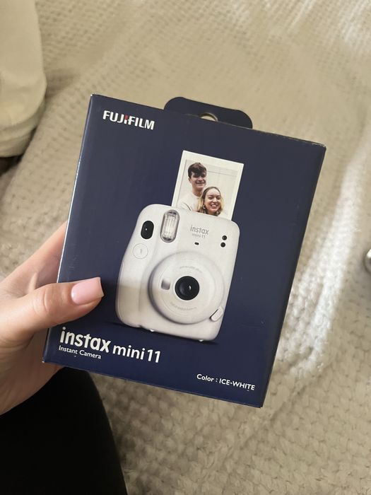 Продам instax mini 11