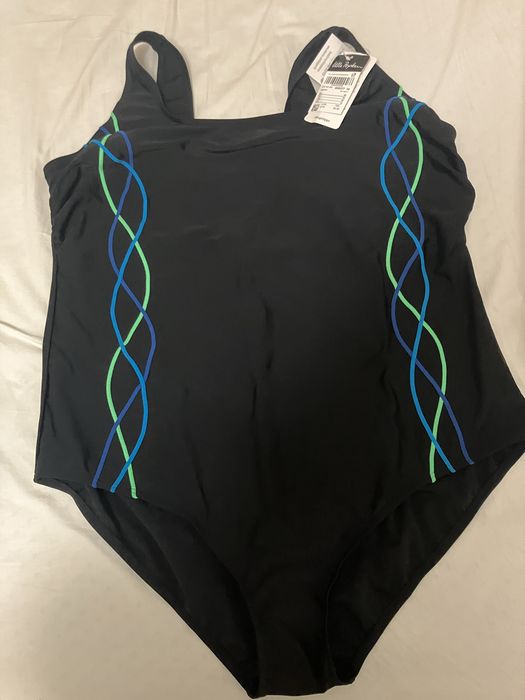 Costum de baie intreg
