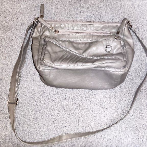 Продаю женскую сумку