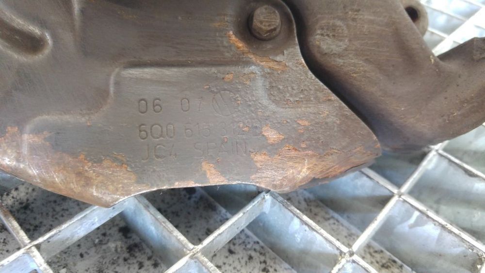fuzeta dreapta fata vw polo 9n 6q0615312d