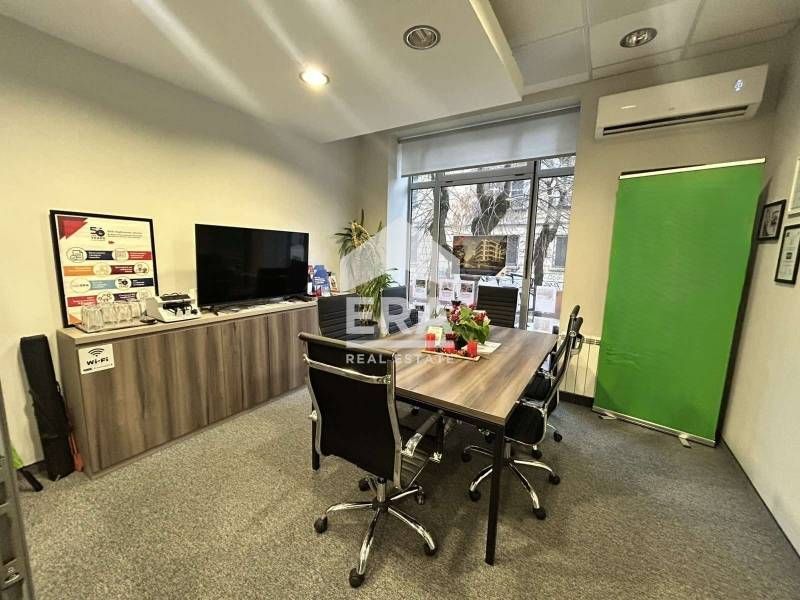 Търговски обект с паркомясто под наем на Петте кьошета