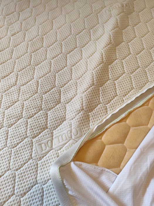 Топ матрак Dormeo 200x180 cm