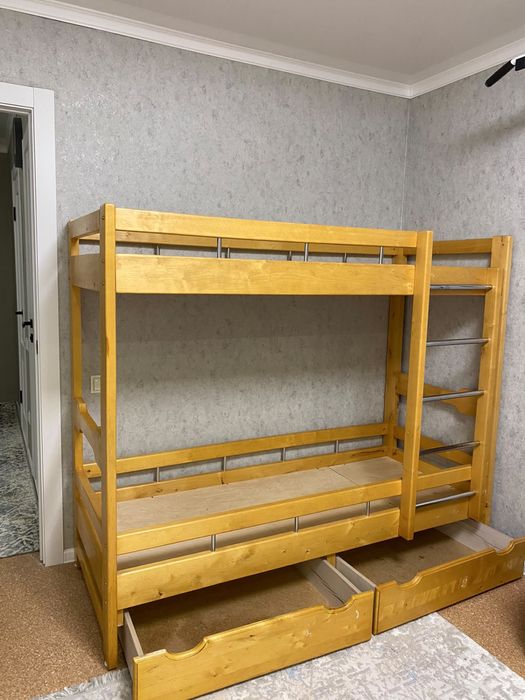 Двухъярусная кровать