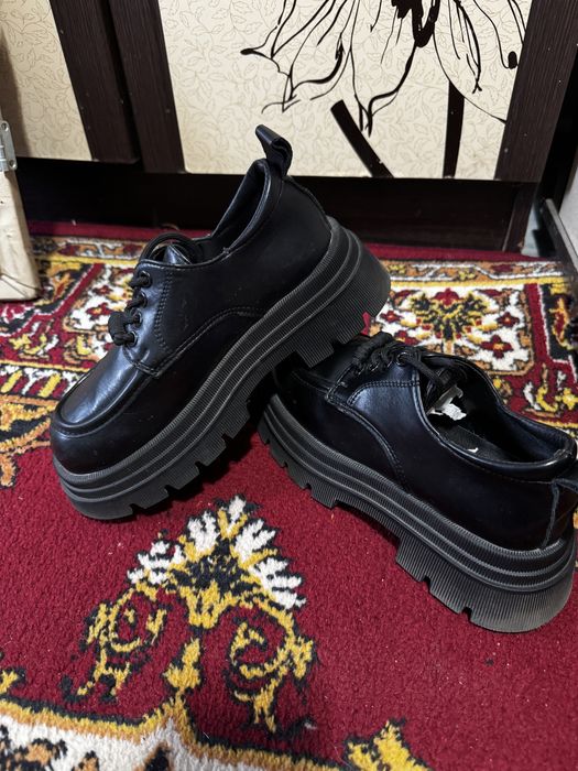 Продам классическую обувь