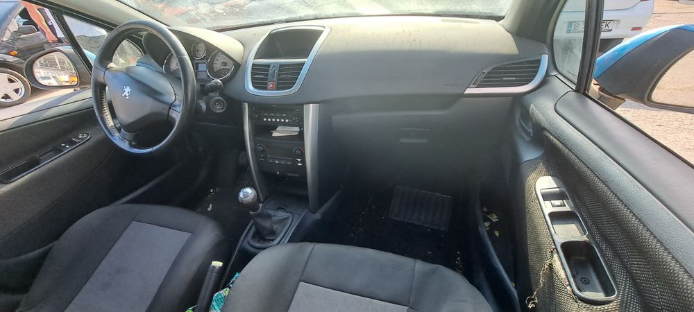 Dezmembrez Peugeot 207 1.6D 2007