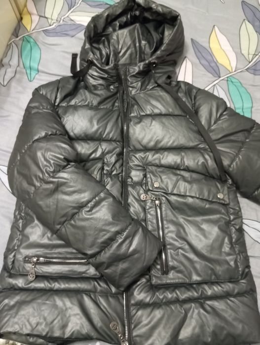 Kurtka qalin jenskiy