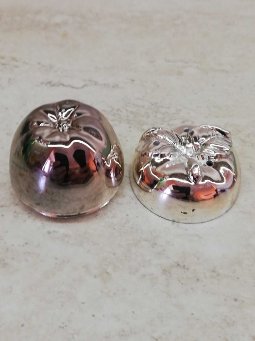 Сребърен комплект солница и пиперник