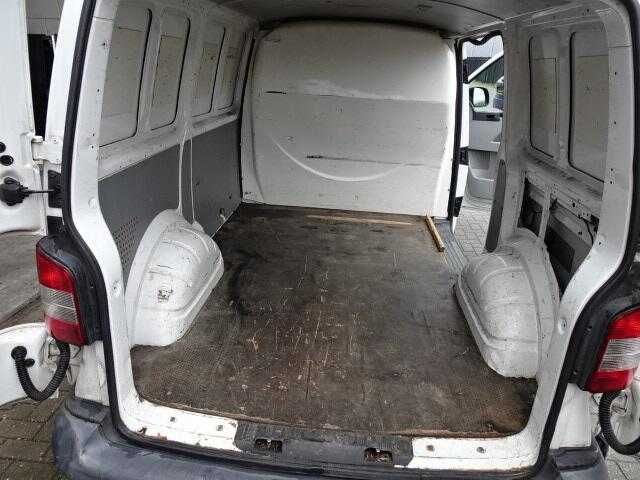 Închiriere  duba VW Transporter fara sofer pret 350lei/zi