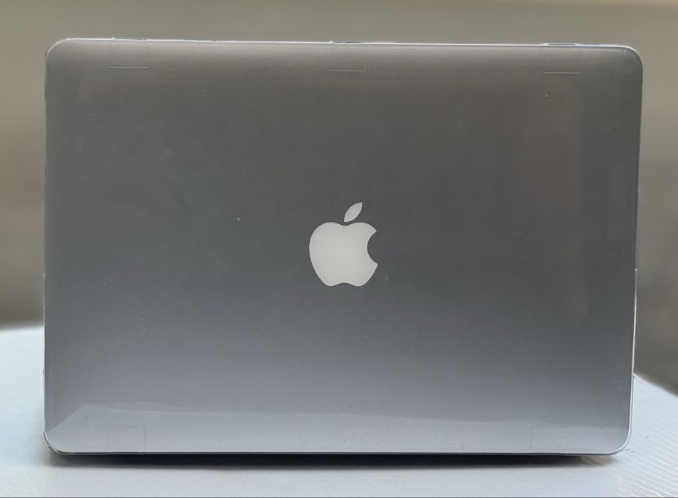 Apple MacBook Air 13″ (2017) A1466 – i5 / 8 GB / 128 GB SSD