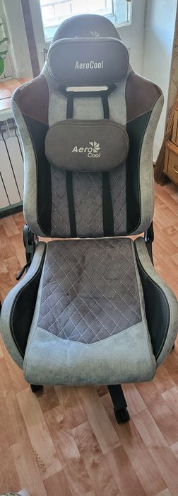 Продам игровое кресло