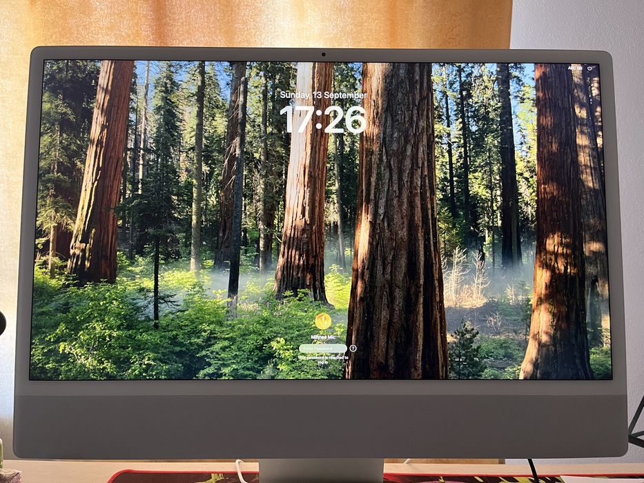 Apple iMac 24" M1, 8GB RAM, 512GB SSD - impecabil, cutie originala