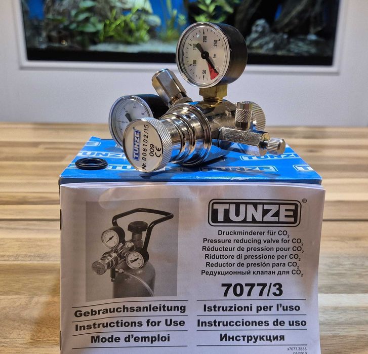 Sistem complet CO2 Acvariu Butelie+Ph controler Sera+reductor Tunze