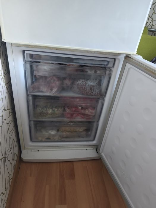 Продам холодильник