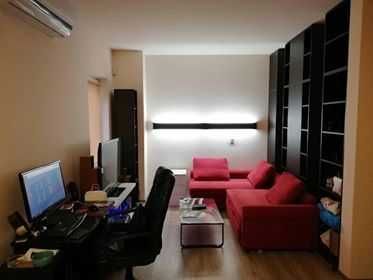 Двустаен имот в кв.Дружба 2