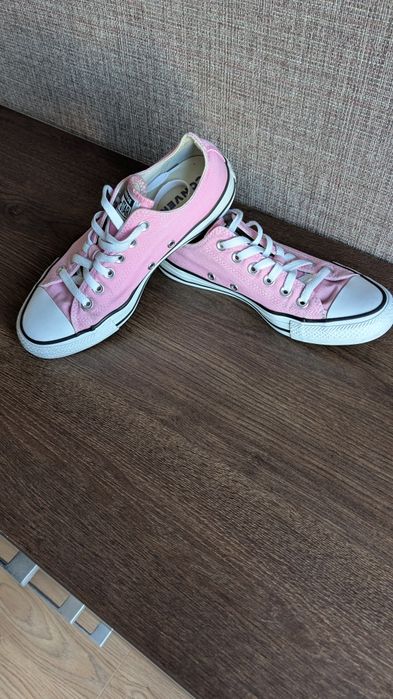 Розови кецове Converse