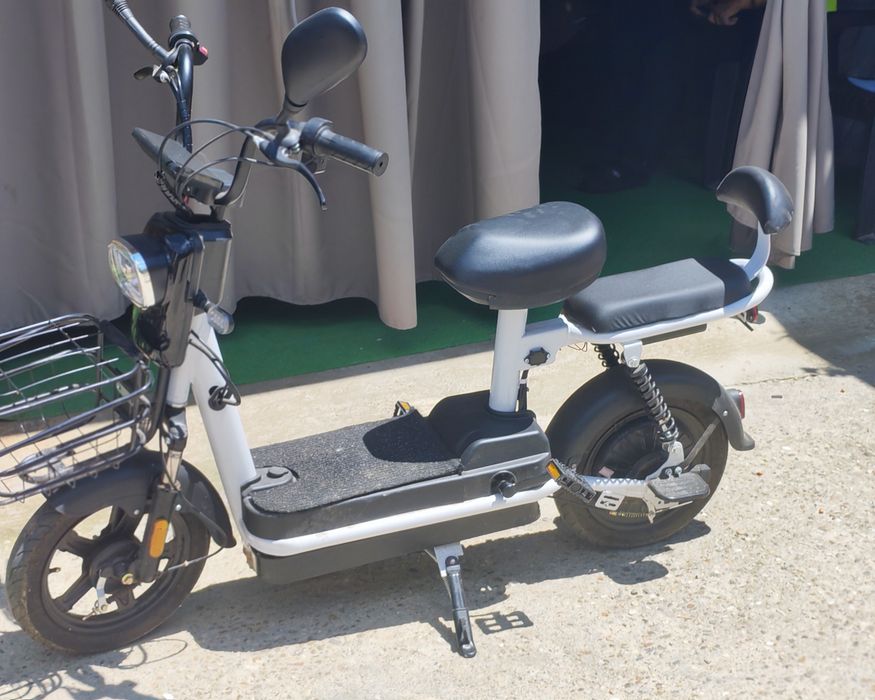 Scuter electric e-bike