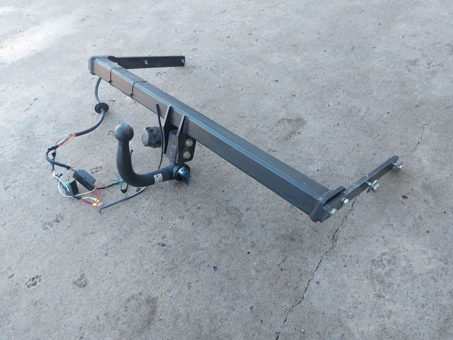 Carlig remorcare complet Volkswagen Touran 1T1 1T2 model 2003 - 2010