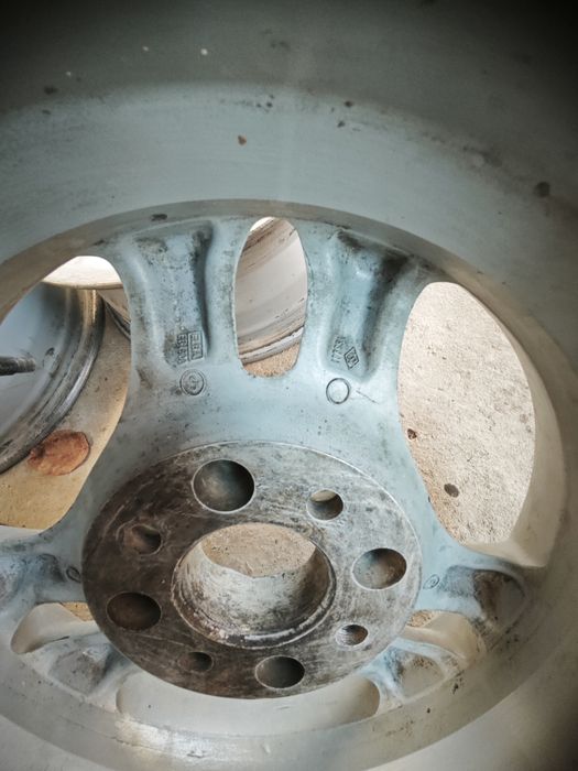 Диски литые легкосплавные с шинами от автомобиля R13