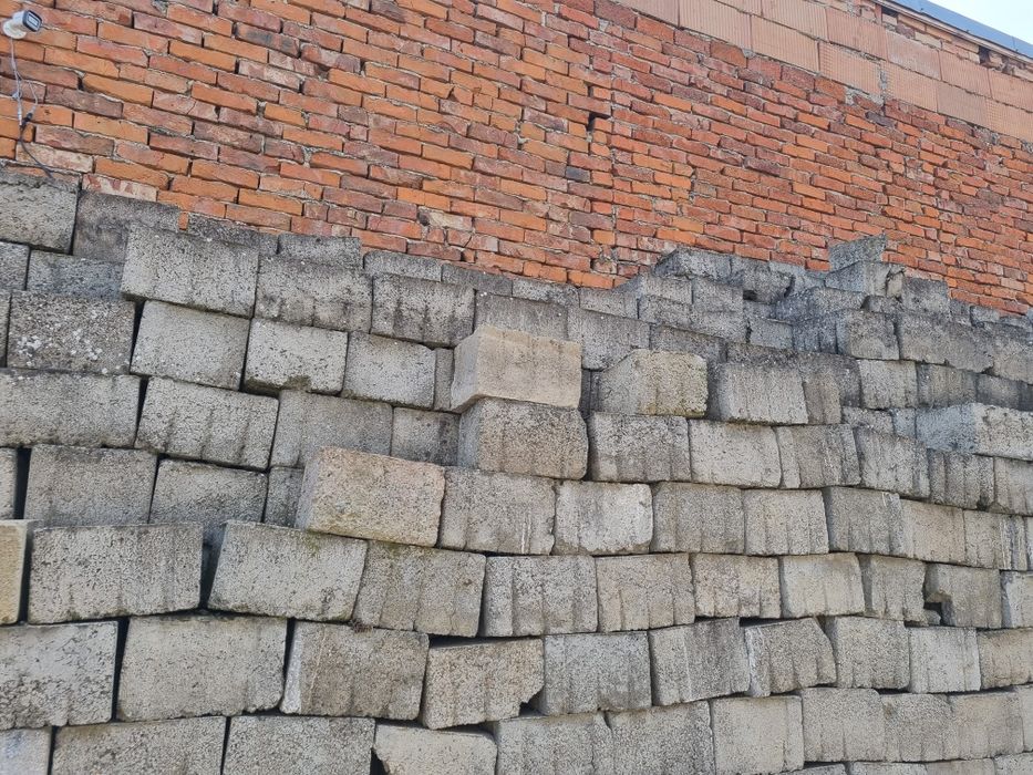 Boltari pentru zidarie noi