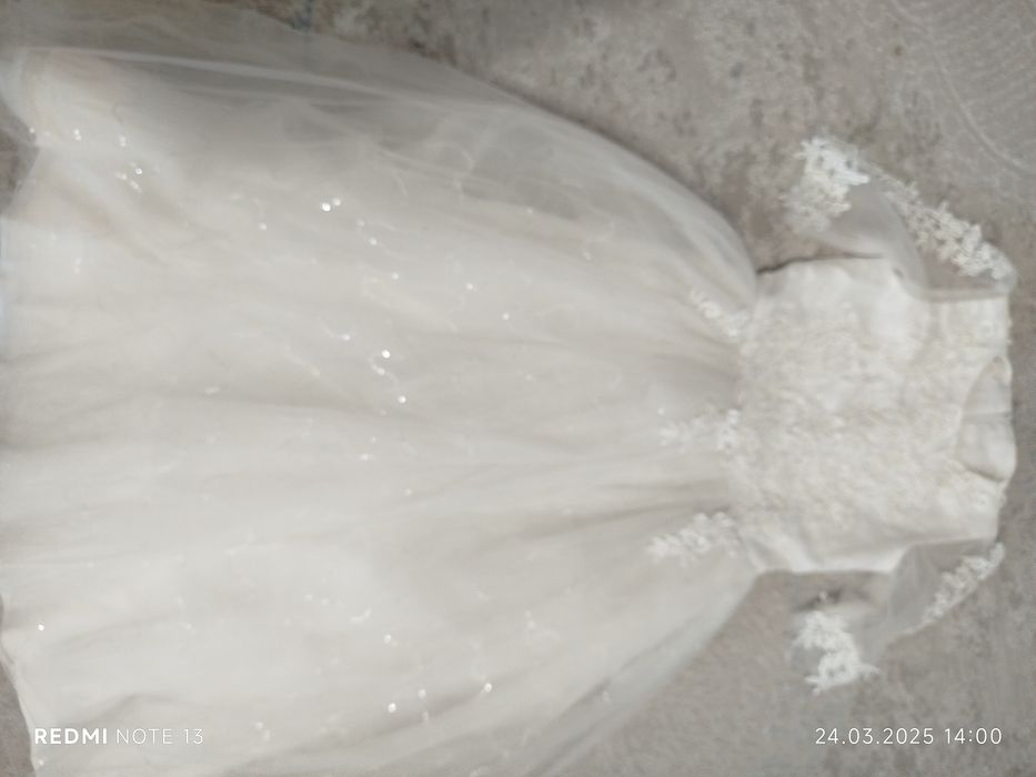 Продам платье нежное