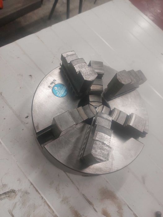 Продавам универсал български,чисто нов,не е работил изобщо