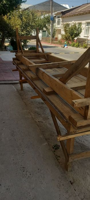 Taxtali Stol sotiladi