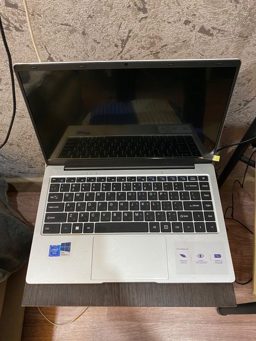 Обменяю ноутбук YAMI на Айфон