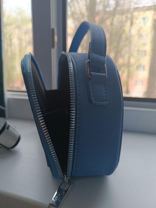 Продаю женскую сумочку