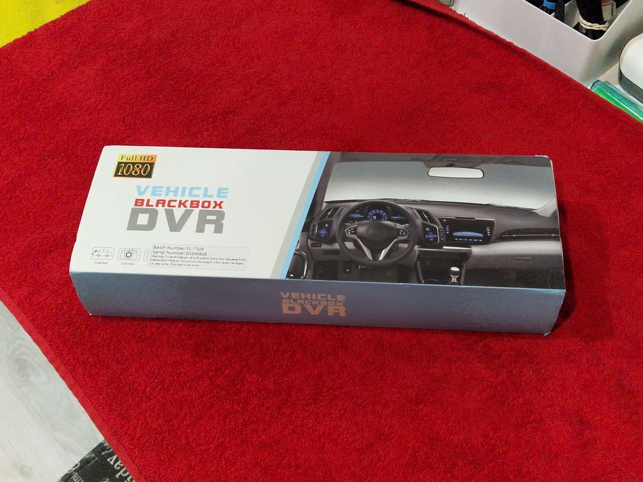 Oglinda retrovizoare cu camera auto Full HD