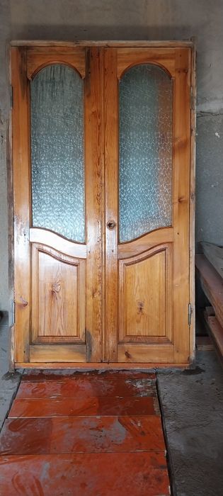 Дверь  качественное чистое лиственница