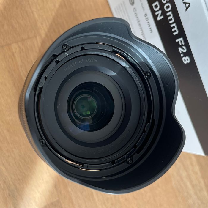 Obiectiv Sigma 18-50 mm f2.8 constant pentru Fujfilm, ca nou, la cutie