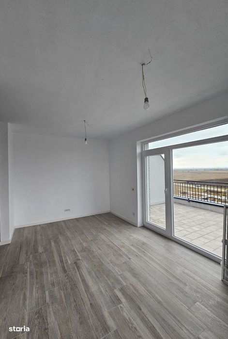Apartament 3 camere tip Penthouse,finisat la alb, incalzire pardoseala — fotografia 3