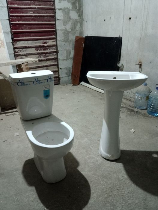 Продаю комплект: умывальник и унитаз