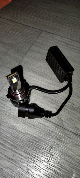 Продам лед лампу на авто НВ3