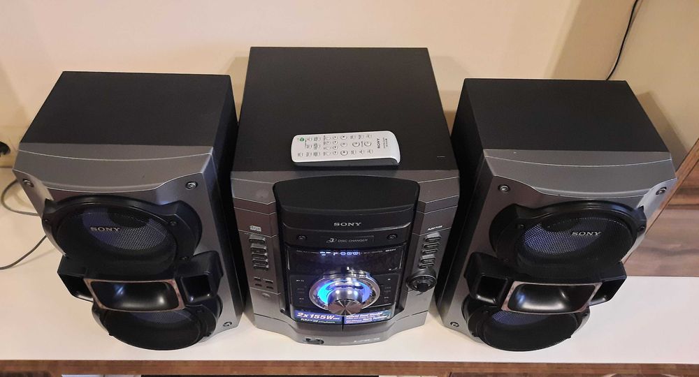 аудио система SONY с дист-топ състояние