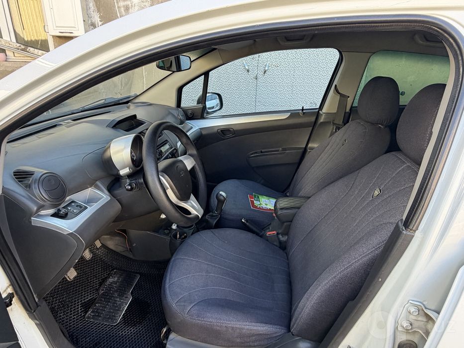 Продам автомобиль chevrolet spark 2014 года