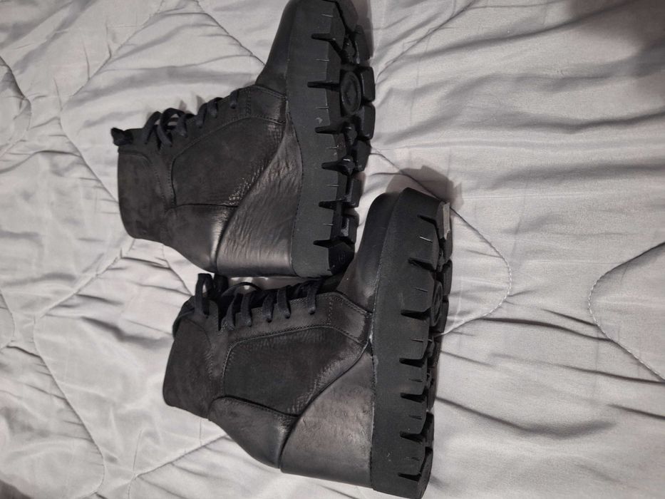 Боти от естествена кожа