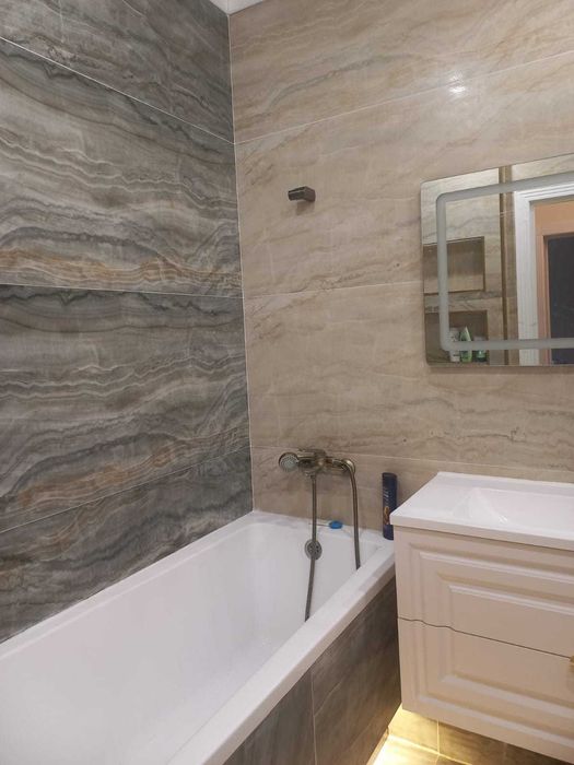 Продам 4 комнатную квартиу