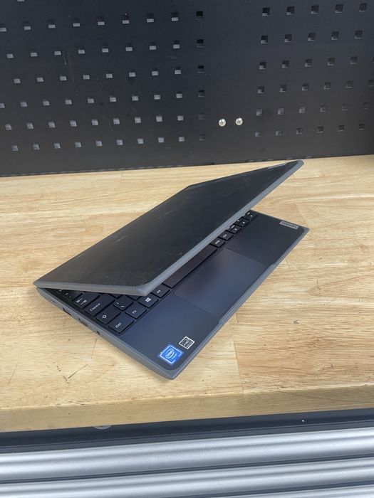 Laptop lenovo 100e