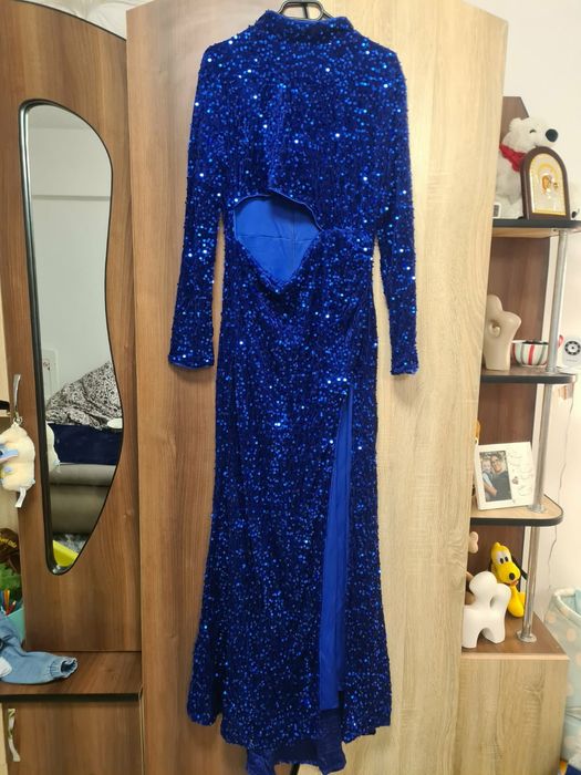 Vând rochiță  elegantă de seară