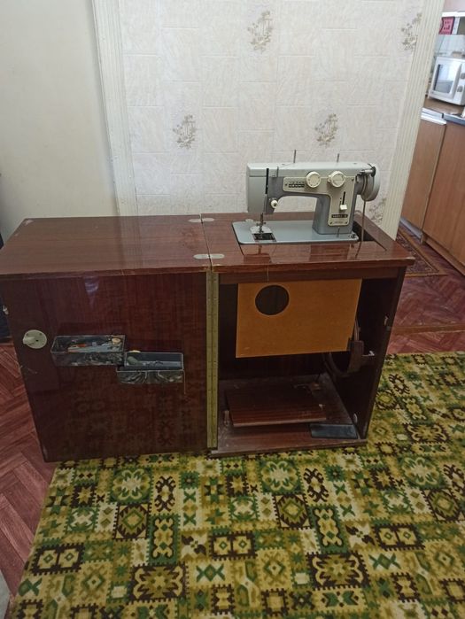 Швейная машинка "Чайка 3"