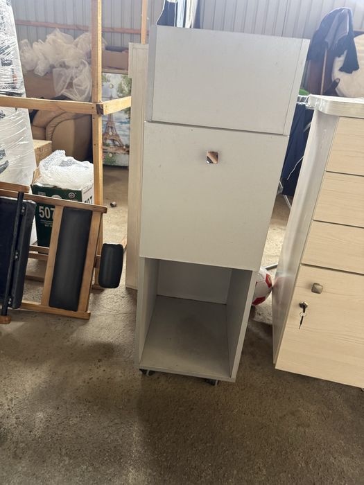 продаются тумбочки в идеальном состояние