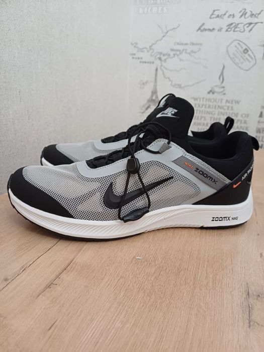 Мужские кроссовки.