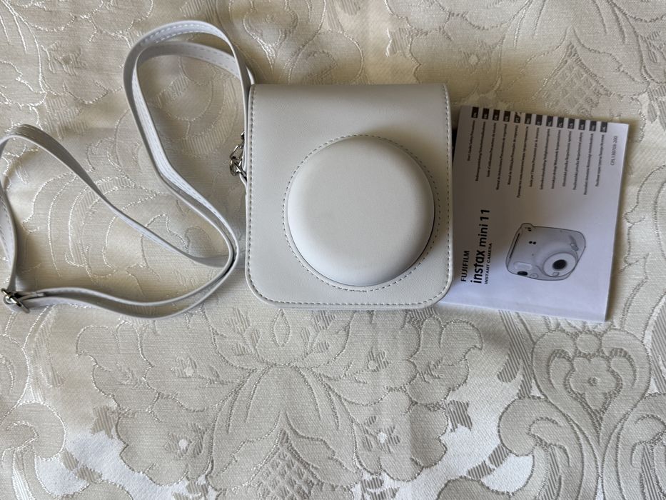 Продаю Instax Mini 11 - как новый