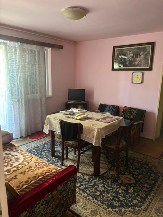 Ap 3 camere decomandate – Gura Câmpului, etaj 1
 (0754) 838 677