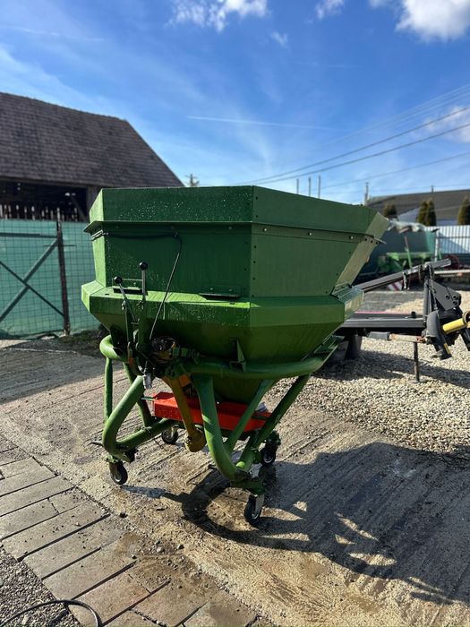 Distribuitor ingrasaminte/azot Amazone 1500l