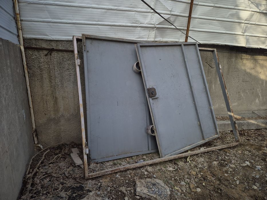 Ворота гаражная б/у